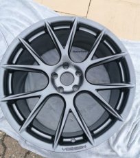 20" Vossen VFS-6 20x10.5 5x114.3 ET25 Gloss Graphite Velg